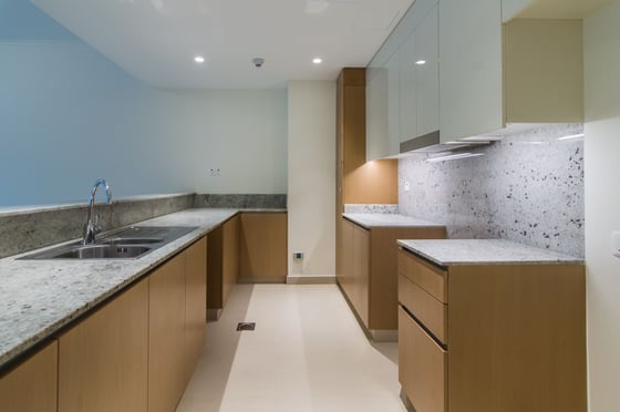 Exclusive Light Wood Kitchen | Viewings Welcomed, picture 1