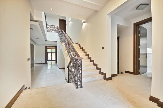 Maintained Dahlia Home With Stream View, picture 5