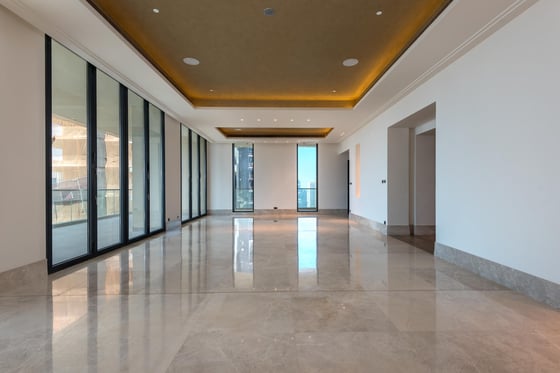 Highest Floor 4BR Penthouse | The 118 Tower, picture 2