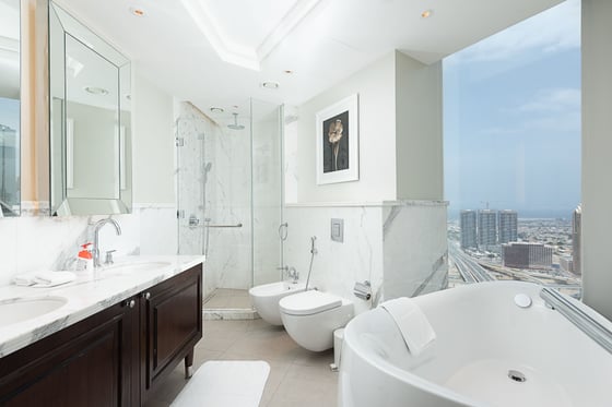 Live Luxury | 3 Bed | Furnished Offering Burj View, picture 11