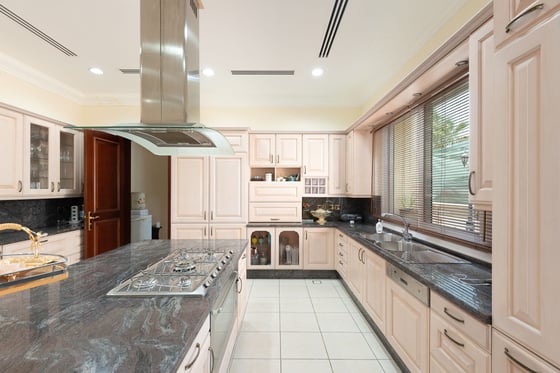 Beautiful 8 Bed Emirates Hills Villa, picture 11