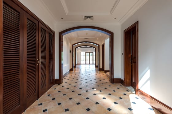 Landscaped Garden Villa with Private Pool in Jumeirah Golf Estates, picture 14