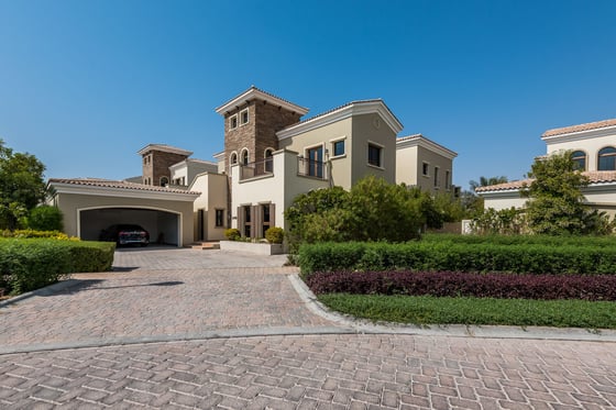 Landscaped Garden Villa with Private Pool in Jumeirah Golf Estates, picture 2