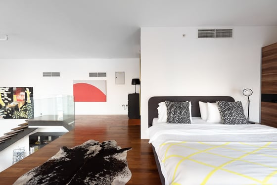 Fantastic 1 Bed Loft | Marina View | Vacant, picture 10