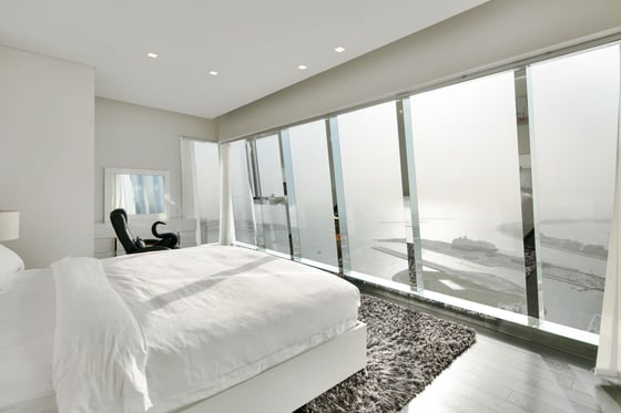 Video tour for Stunning Penthouse Apartment in Dubai Marina