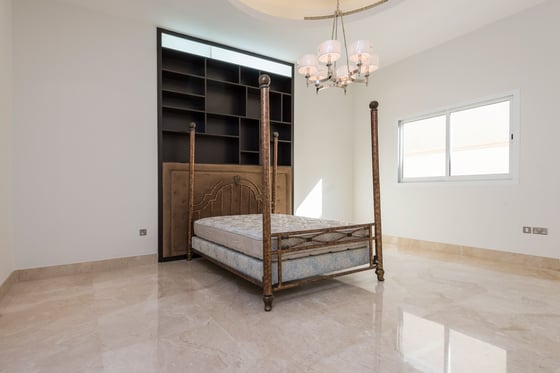 Upgraded Luxury Villa with Golf Course Views in Emirates Hills, picture 13