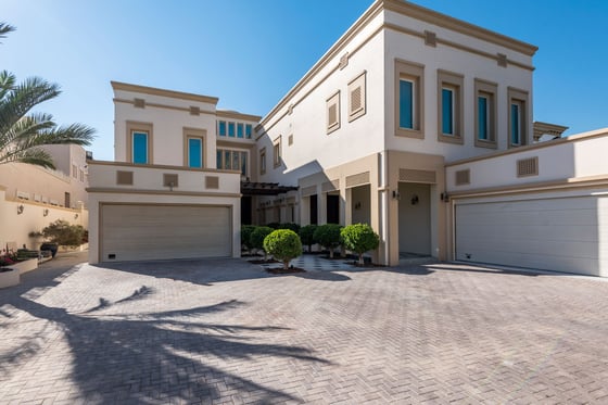 Upgraded Luxury Villa with Golf Course Views in Emirates Hills, picture 22