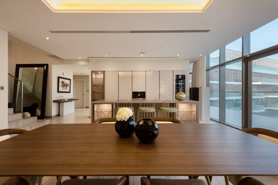 Stunning Four Bedrooms Penthouse in The 8, picture 6