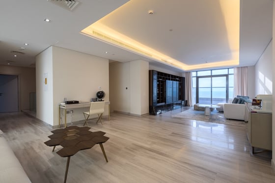 Stunning Four Bedrooms Penthouse in The 8, picture 9