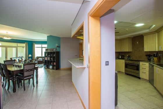 Prime Location - Opposite Beach - Large Layout, picture 5