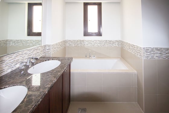 Beautiful 6 Bedroom Villa - 5 Year Payment Plan, picture 13