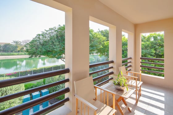Excellently located and upgraded Meadows villa, picture 12