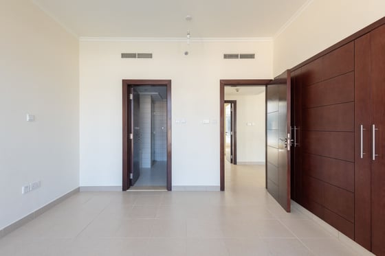 Remarkable 3 bed Loft in Downtown Dubai, picture 13