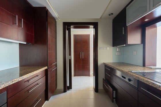 Remarkable 3 bed Loft in Downtown Dubai, picture 4