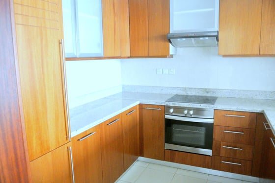 Top Floor | Bright Layout | Fountain Views., picture 5