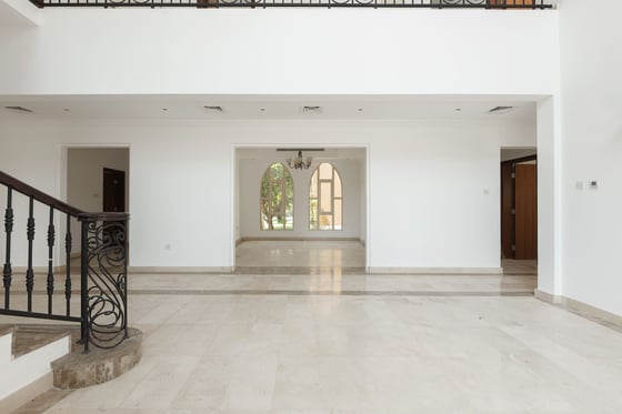 Luxury villa with pool in Jumeirah Islands, picture 32