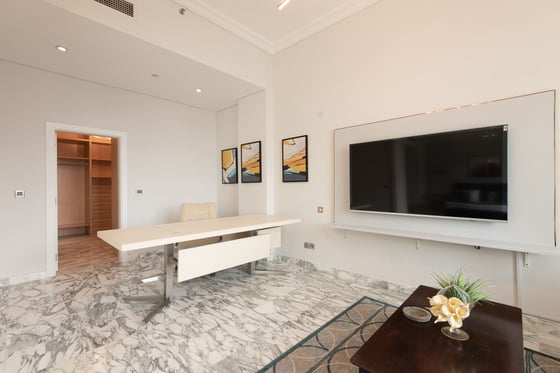 Upgraded penthouse apartment on Palm Jumeirah, picture 16