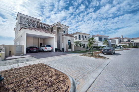 Custom-built villa in Jumeirah Golf Estates, picture 2