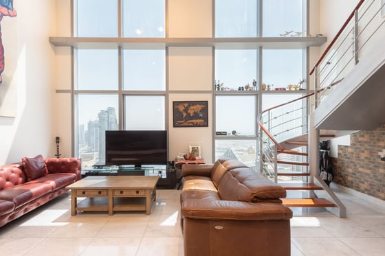 Deluxe Three Bedroom Duplex Apartment, picture 2