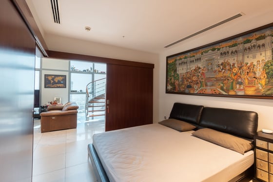 Deluxe Three Bedroom Duplex Apartment, picture 8