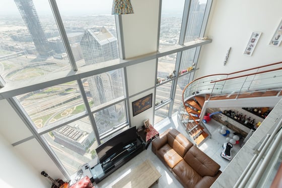 Deluxe Three Bedroom Duplex Apartment, picture 5