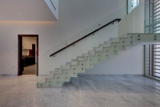 Contemporary Style 5 Bedroom Villa, picture 22