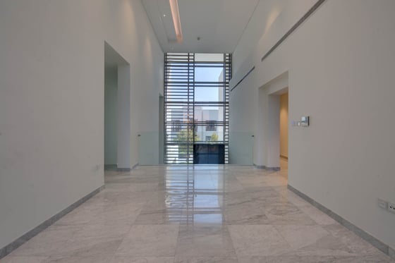 Contemporary Style 5 Bedroom Villa, picture 6
