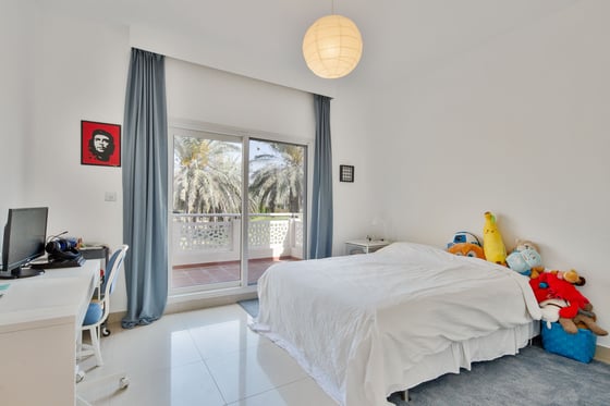 Upgraded Golf View Villa In Meadows, picture 12