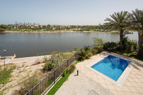 Elevated lake view villa in Jumeirah Islands, picture 21