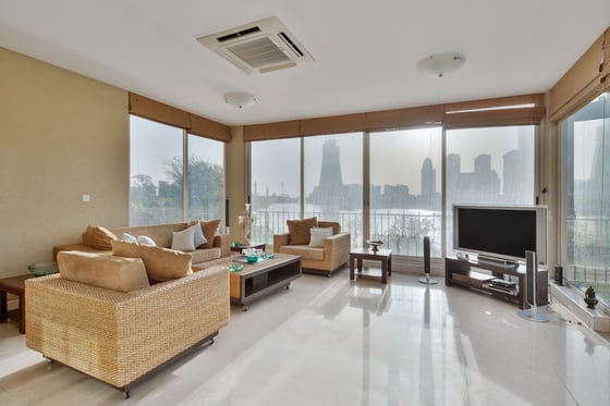 EF Villa Main Lake Views and Extended, picture 1