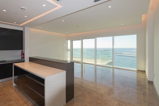 Exclusive 3 Bedroom with Full Sea View - Vacant, picture 3