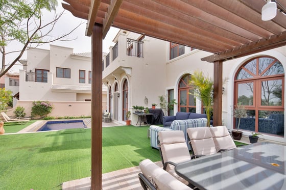 Exclusive and Well Presented  Villa with Lake Facing Views, picture 5