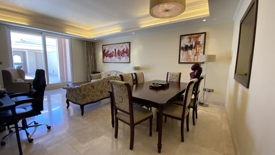 Fully furnished corner apartment on Palm Jumeirah, picture 1