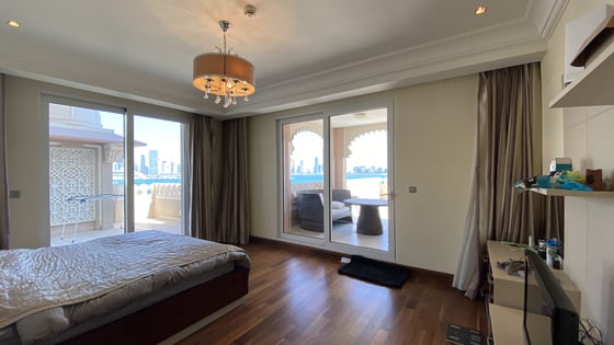 Fully furnished corner apartment on Palm Jumeirah, picture 13
