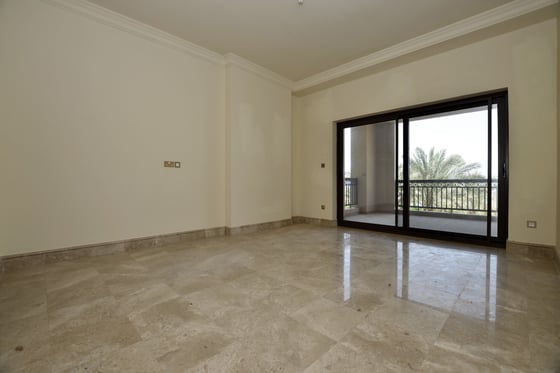 Beachfront 2 Bed with Full Sea | Dubai Eye &amp; Palm views, picture 4