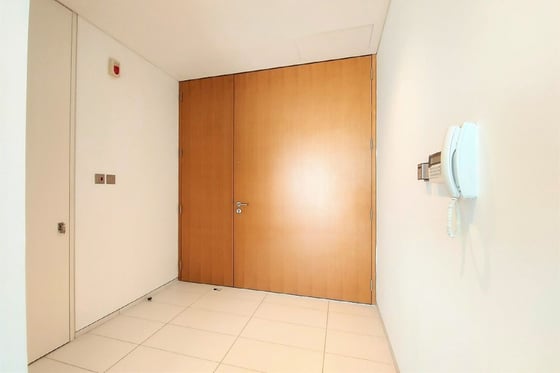 City and sea view luxury apartment in DIFC, picture 7