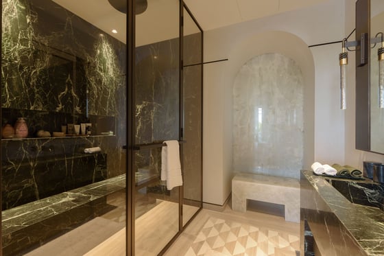 Unique Luxury Maisonette Villa in Emirates Hills, picture 11