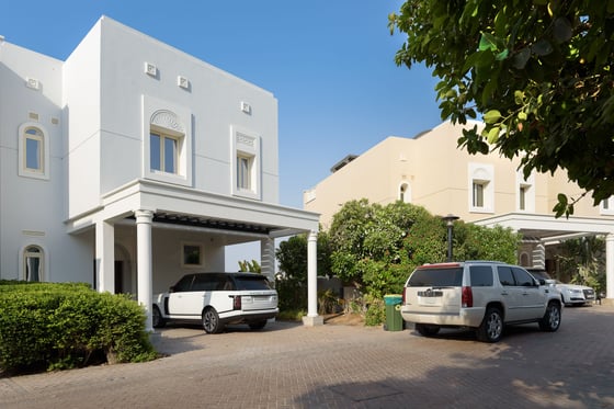 Unique Luxury Maisonette Villa in Emirates Hills, picture 31