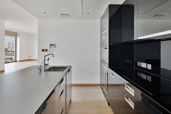 Modern Apartment in Serviced Jumeirah Bay Island Residence, picture 7