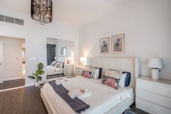 Upgraded Fully-Furnished 3Bedroom + Maids with the best Sunset Views, picture 12