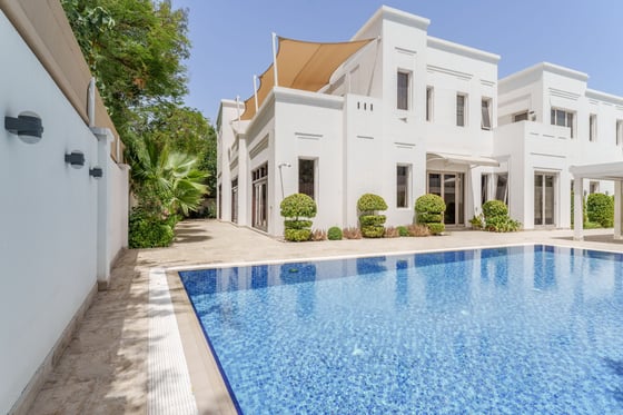 Upgraded Luxury Villa with Private Pool in Al Barari., picture 1