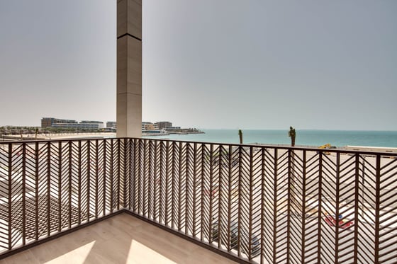 Large Luxury Townhouse on Jumeirah Bay Island, picture 34