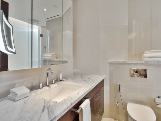 Lovely Corner Apartment |Burj and Dubai skyline view, picture 8