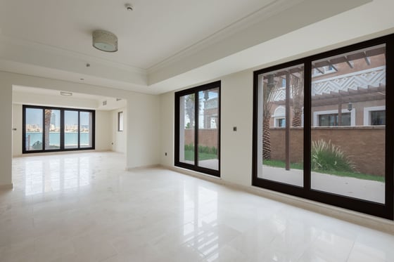 Beachfront Luxury Villa in Five-Star Palm Jumeirah Residence, picture 34