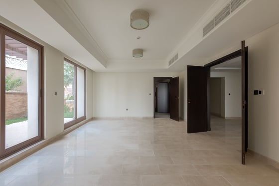 Beachfront Luxury Villa in Five-Star Palm Jumeirah Residence, picture 31