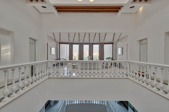 Lake view luxury villa in Emirates Hills, picture 9