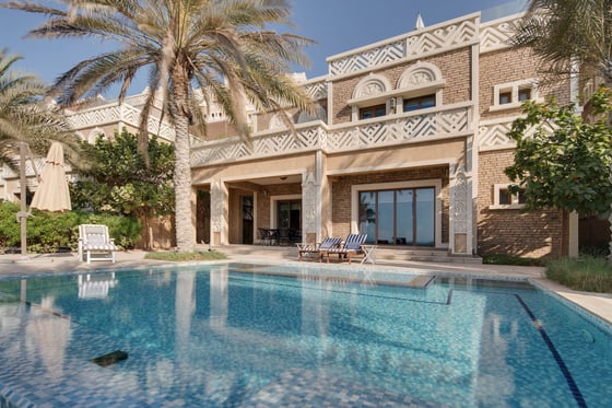 Video tour for Sea Facing Furnished Villa on Palm Jumeirah