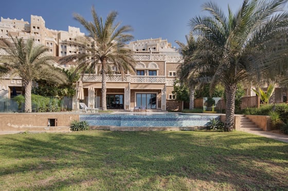 Sea Facing Furnished Villa on Palm Jumeirah, picture 36