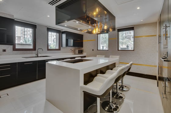 Sea Facing Furnished Villa on Palm Jumeirah, picture 5