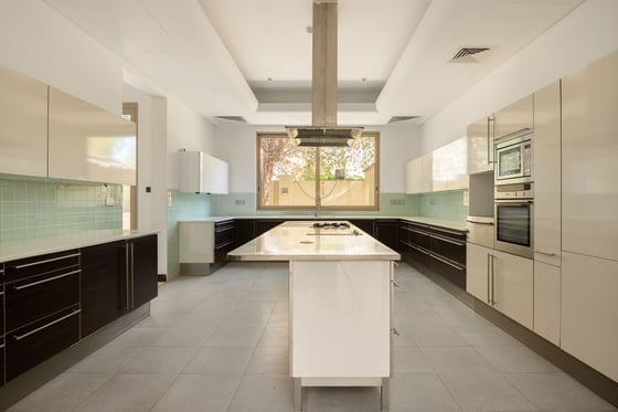 Luxury Family Villa with Private Pool in Al Barari, picture 2